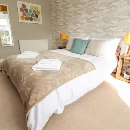 Castlewood * Skipton